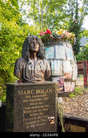 Memoriale e santuario di Marc Bolan, cantante di T.Rex, su Gypsy Lane, Queen's Ride, Barnes Common, Londra, Inghilterra, Regno Unito Foto Stock