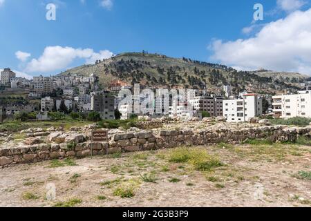 Il Parco Archeologico di Tell Balata è il sito dei resti di un'antica città Canaanita/Israelita situata nella Cisgiordania Palestinese. Foto Stock