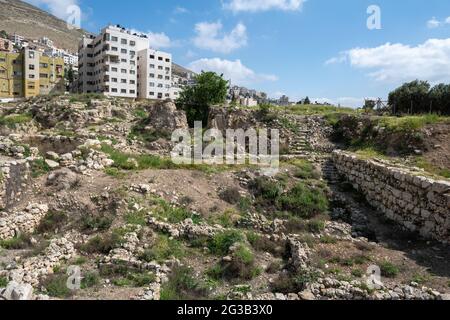 Il Parco Archeologico di Tell Balata è il sito dei resti di un'antica città Canaanita/Israelita situata nella Cisgiordania Palestinese. Foto Stock