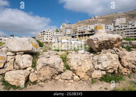 Il Parco Archeologico di Tell Balata è il sito dei resti di un'antica città Canaanita/Israelita situata nella Cisgiordania Palestinese. Foto Stock