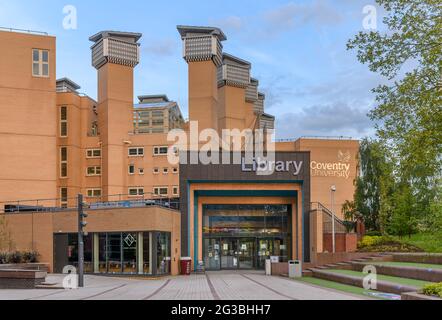 Biblioteca di Lanchester nel Frederick Lanchester Building della Coventry University. Costruito dall'architetto Professor Alan Short of Short e Associates. Foto Stock