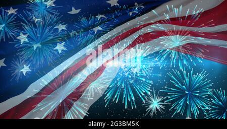 Composizione di bandiera americana che si inchera su fuochi d'artificio blu nel cielo notturno Foto Stock