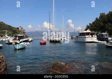 Vista dal porto di Portofino Foto Stock