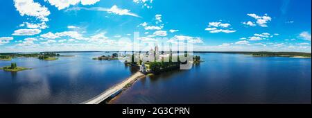 Nilo-Stolobenskaya deserto, un monastero sul lago Seliger, isola. Foto di alta qualità Foto Stock