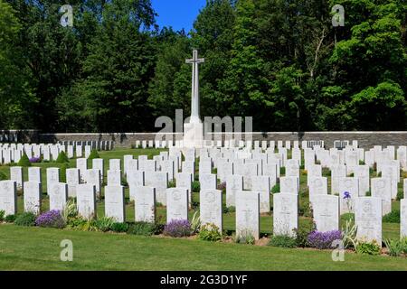 Cimitero canadese n° 2 a Neuville-Saint-Vaast (Pas-de-Calais), Francia con le tombe di 2,966 soldati del Commonwealth che sono morti nella prima guerra mondiale Foto Stock