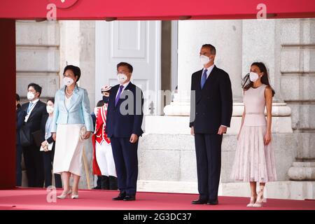 Madrid, Spagna. 15 giugno 2021. **NESSUNA SPAGNA** la regina Letizia e il re Felipe assistono all'accoglienza del primo ministro coreano presso il palazzo reale di Madrid, Spagna, il 15 giugno 2021. Credit: Jimmy Olsen/Media Punch/Alamy Live News Foto Stock