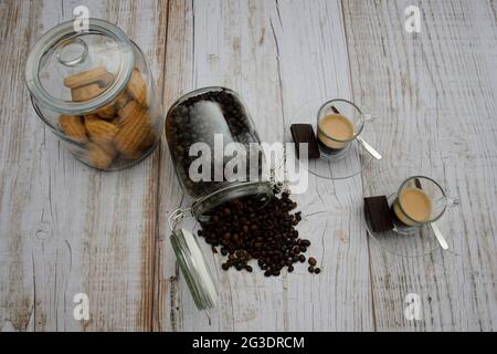 Il caffè svolge un ruolo importante in molte culture ed è un rituale nella vita quotidiana della gente. Foto Stock