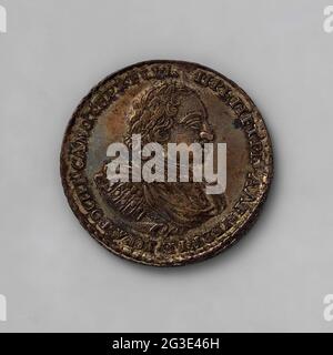 ½ rubli dalla Russia da Zara Pietro i (il Grande), 1701; Russia, Zara Pietro i (il Grande), ½ Roebel, 1701. Moneta d'argento. Fronte: Testa rialzata dal bazar a destra. Al contrario: Aquila a due teste con scettro e mela ricca nelle zampe. Una piccola corona su entrambe le teste, una grande corona. Randwelling, in quale yaartal? Foto Stock