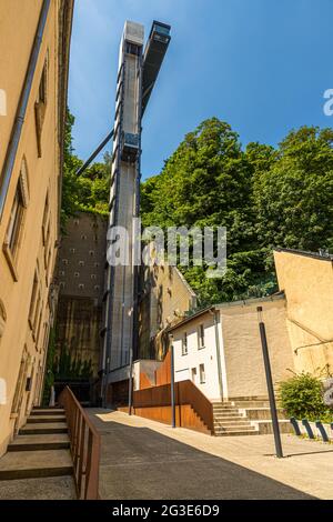 L'ascensore panoramico Pfaffenthal sposta i passeggeri dalla Valle dell'Alzette al centro della città superiore del Lussemburgo in 30 secondi Foto Stock