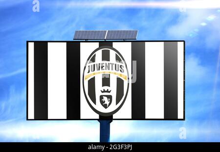 Tabellone con bandiera Juventus Football Club e batteria solare su sfondo  blu cielo Foto stock - Alamy