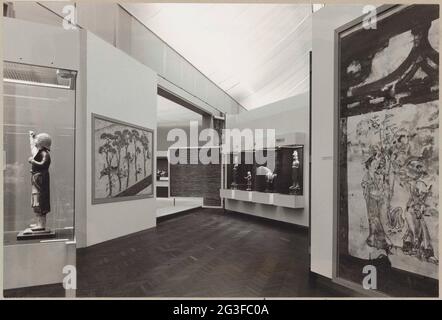 Camera con dipinti murali e doni sepolcrali dalla tomba del principe ereditario Chang Huai; tesori scavati dalla Repubblica popolare Cinese. . Foto Stock