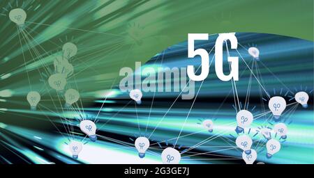 testo 5g su rete di connessioni a fronte di tracce di luce verde su sfondo di tecnologia verde Foto Stock