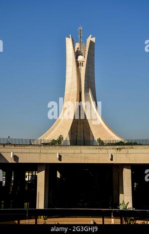 Vista del monumento Maqam Echahid, del monumento ai martiri, della statua commemorativa. Foto Stock