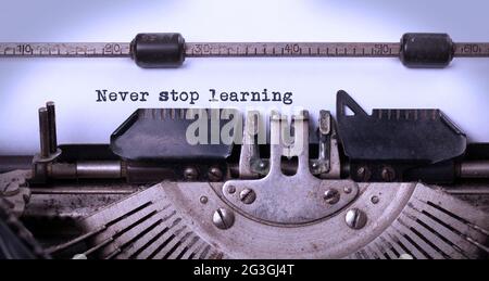 Vintage iscrizione fatta da una vecchia macchina da scrivere Foto Stock