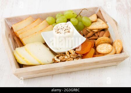 tagliere di formaggi Foto Stock