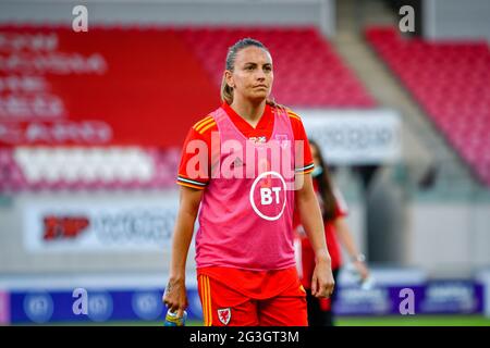 Llanelli, Galles. 15 giugno 2021. Kayleigh Green of Wales Women After the Women's International friendly match tra Wales Women e Scotland Women al Parc y Scarlets di Llanelli, Galles, Regno Unito, il 15 giugno 2021. Credit: Duncan Thomas/Majestic Media/Alamy Live News. Foto Stock