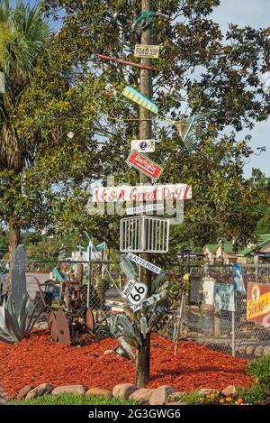 La Green House Nursery è la 'pianta Disneyland' secondo il suo proprietario che ha riempito i 19 acri di giardino e vivaio con fantasioso e divertente Foto Stock