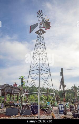 La Green House Nursery è la 'pianta Disneyland' secondo il suo proprietario che ha riempito i 19 acri di giardino e vivaio con fantasioso e divertente Foto Stock