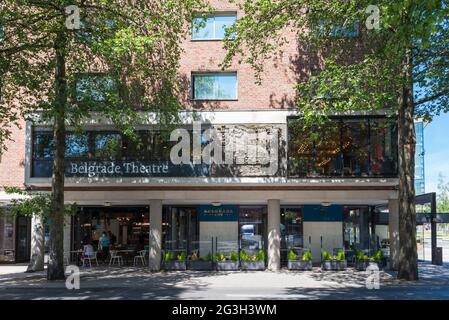 Belgrade Cafe Bar presso il Belgrade Theatre di Coventry, West Midlands Foto Stock