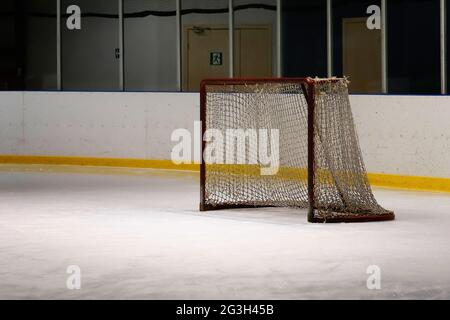 rete vuota di hockey su ghiaccio Foto Stock