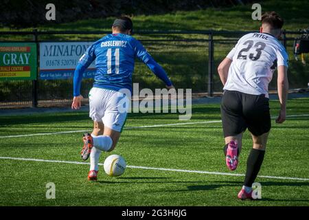 Bala, Galles 10 aprile 2021. JD Cymru Premier match tra Bala Town e i nuovi Santi, giocato a Maes Tegid,Bala. Foto Stock