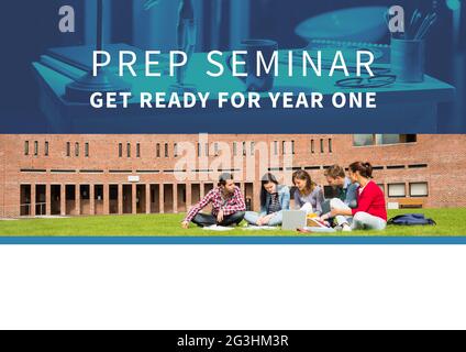 Composizione del testo del seminario di preparazione su una scrivania dalle tinte blu, con gli studenti del campus che usano un computer portatile Foto Stock