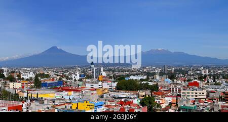 Puebla, Messico e Vulcano Popocatepetl Copyright 2021 © Sam Bagnall Foto Stock