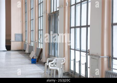 Interni moderni rappresentati con finestre alla francese Foto Stock