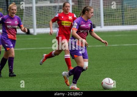 Ystrad Mynach, Galles 16 maggio 2021. Orchard Welsh Premier Women's League match tra Cascade Youth Club Ladies e Abergavenny Women. Foto Stock