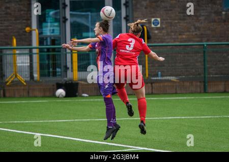 Ystrad Mynach, Galles 16 maggio 2021. Orchard Welsh Premier Women's League match tra Cascade Youth Club Ladies e Abergavenny Women. Foto Stock