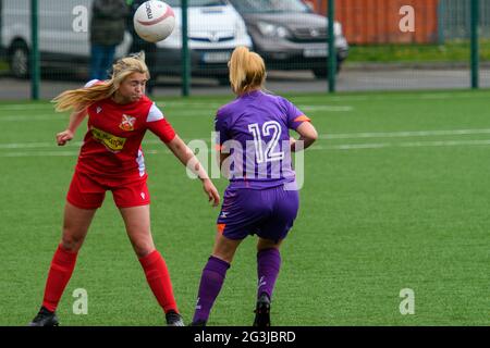 Ystrad Mynach, Galles 16 maggio 2021. Orchard Welsh Premier Women's League match tra Cascade Youth Club Ladies e Abergavenny Women. Foto Stock