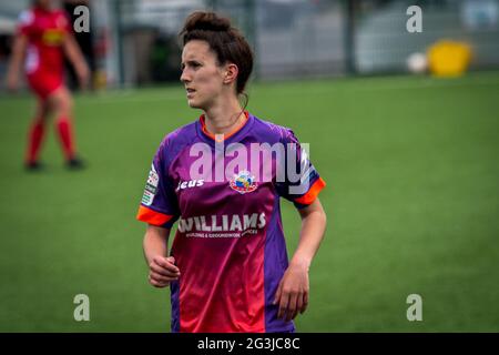 Ystrad Mynach, Galles 16 maggio 2021. Orchard Welsh Premier Women's League match tra Cascade Youth Club Ladies e Abergavenny Women. Foto Stock