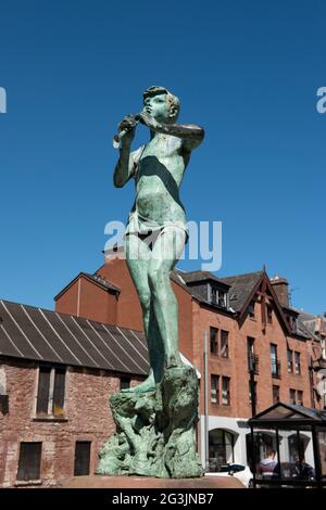 Statua di Peter Pan su Kirriemuir High Street, Angus, Scozia. Foto Stock