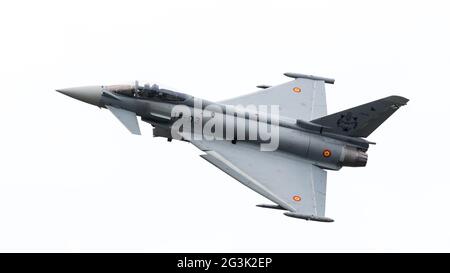 LEEUWARDEN, Paesi Bassi - 10 giugno: spagnola Air Force Eurofighter Typhoon battenti durante il Dutch Air Force Open House. Giugno Foto Stock