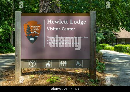 Hewlett Lodge Visitor Center presso l'Island Ford Park all'interno dell'area ricreativa nazionale del fiume Chattahoochee a Sandy Springs, Georgia. (STATI UNITI) Foto Stock