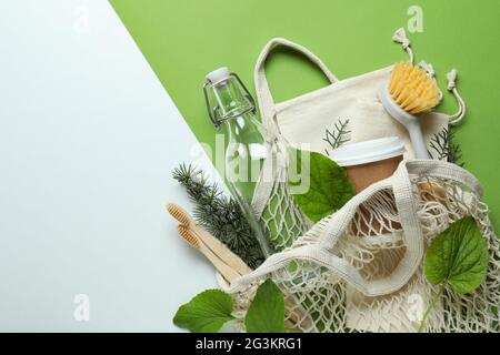 Concetto eco-friendly zero rifiuti su sfondo a due toni Foto Stock