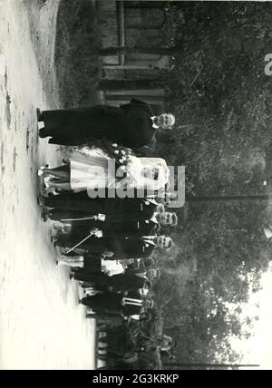 Persone, matrimoni, processione di nozze in ECS, 1965, DIRITTI-AGGIUNTIVI-AUTORIZZAZIONE-INFORMAZIONI-NON-DISPONIBILI Foto Stock