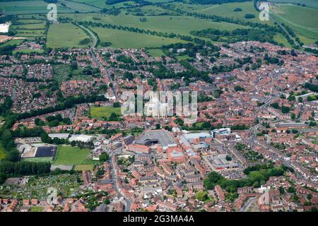 Una fotografia aerea del centro di Beverley, Humberside, Inghilterra settentrionale, Regno Unito, il Minster, dominante Foto Stock