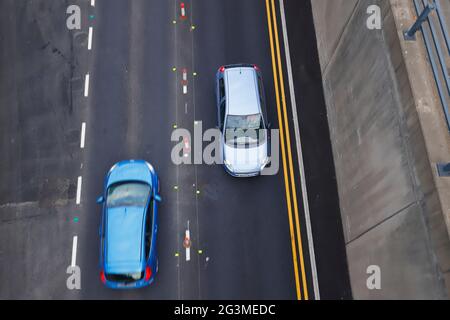 Un controflow attualmente in uso sulla A64M nel centro di Leeds, mentre sono in corso lavori di aggiornamento di Regent Street Flyover. Foto Stock