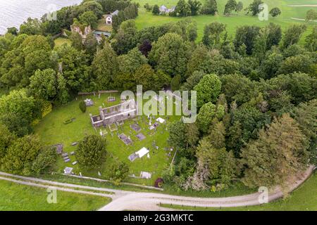 Castello Città Cimitero su Lough Derg, County Tipperary Irlanda Foto Stock