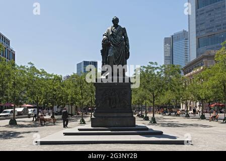 Statua in bronzo di johann wolfgang von goethe a francoforte, Germania principale Foto Stock