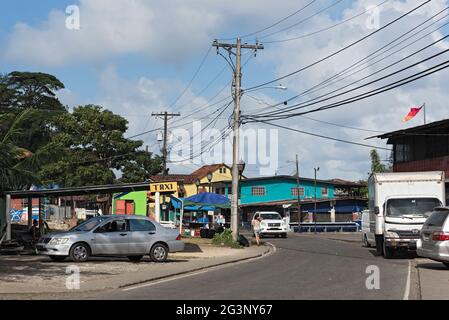 Via principale nella regione del villaggio di Portobelo colon panama Foto Stock