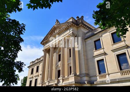 Sycamore, Illinois, Stati Uniti. Il maestoso tribunale della contea di DeKalb, nella contea di Sycamore, Illinois. Foto Stock