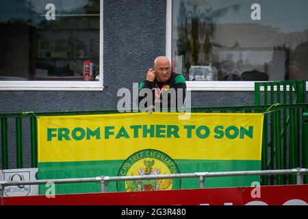 Caernarfon, Galles 29 maggio 2021. JD Cymru Premier UEFA Europa Conference League play-off finale tra Caernarfon Town e Newtown AFC. Foto Stock