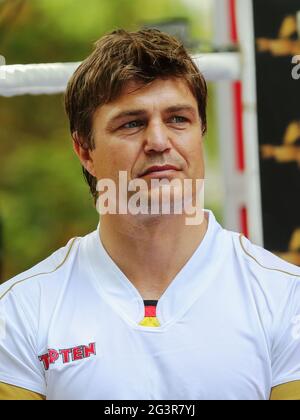 Boxing testa allenatore Dirk Dzemski da SES-Boxing Foto Stock