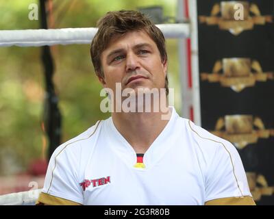 Boxing testa allenatore Dirk Dzemski da SES-Boxing Foto Stock