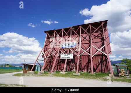 Cinema all'aperto conosciuto come l'attrazione stradale SPUD, Driggs, Idaho. Venerdì 4 giugno 2021 Foto di Jennifer Graylock-Graylock.com 917-519-7666 Foto Stock