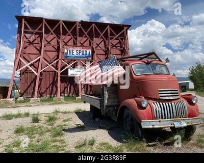 Cinema all'aperto conosciuto come l'attrazione stradale SPUD, Driggs, Idaho. Venerdì 4 giugno 2021 Foto di Jennifer Graylock-Graylock.com 917-519-7666 Foto Stock