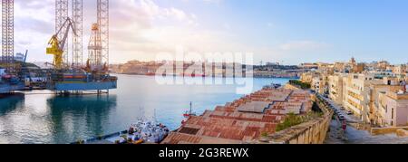 Malta Grand Harbour Senglea Docks cantiere navale Floriana Panorama, Trasporti e affari Foto Stock