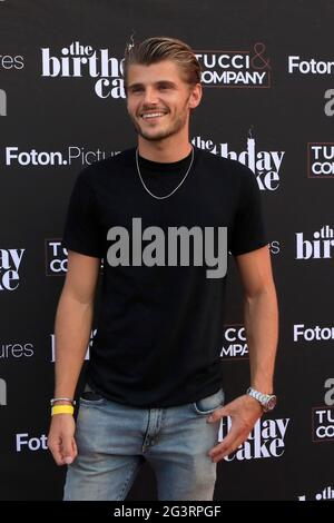 16 giugno 2021, Beverly Hills, CA, USA: LOS ANGELES - MAR 24: Twan Kuyper al Birthday Cake LA Premiere al fine Arts Theatre il 24 marzo 2021 a Beverly Hills, CA (Credit Image: © Kay Blake/ZUMA Wire) Foto Stock
